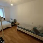 Apartamento Spacious Flat With 3 Bedooms For 5-8 Guests *