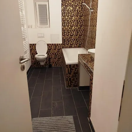 Appartement Spacious Flat With 3 Bedooms For 5-8 Guests