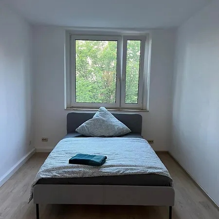 Spacious Flat With 3 Bedooms For 5-8 Guests Appartement Zeitz