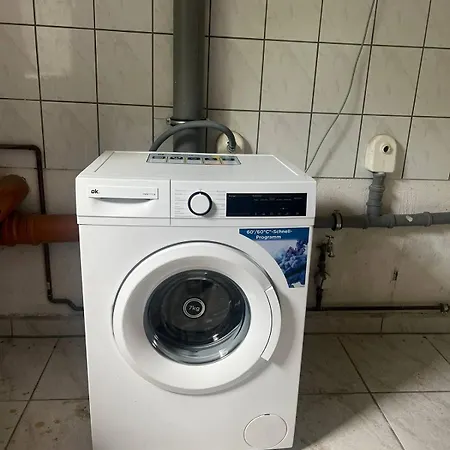 Spacious Flat With 3 Bedooms For 5-8 Guests * Zeitz