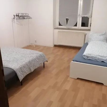 Apartment Spacious Flat With 3 Bedooms For 5-8 Guests Zeitz