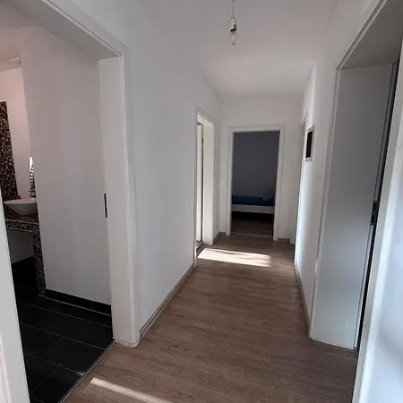 Spacious Flat With 3 Bedooms For 5-8 Guests * Zeitz