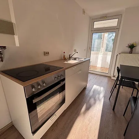 Spacious Flat With 3 Bedooms For 5-8 Guests