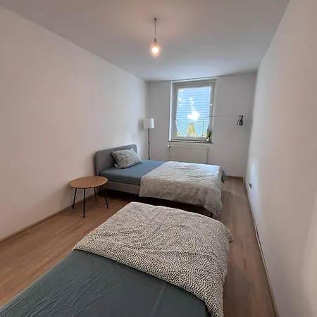 Spacious Flat With 3 Bedooms For 5-8 Guests Appartement Zeitz