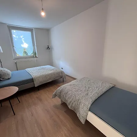 Spacious Flat With 3 Bedooms For 5-8 Guests Zeitz