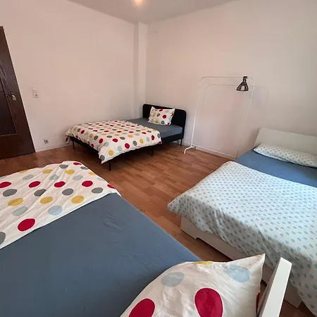 Spacious Flat With 3 Bedooms For 5-8 Guests Apartment