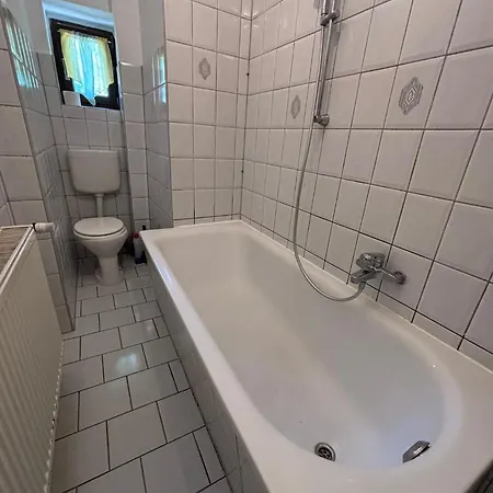 Spacious Flat With 3 Bedooms For 5-8 Guests * Zeitz