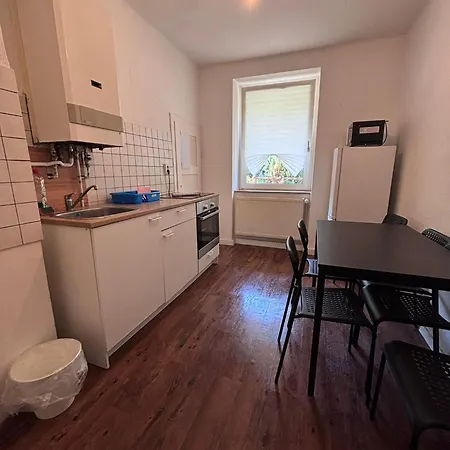 Spacious Flat With 3 Bedooms For 5-8 Guests * Zeitz
