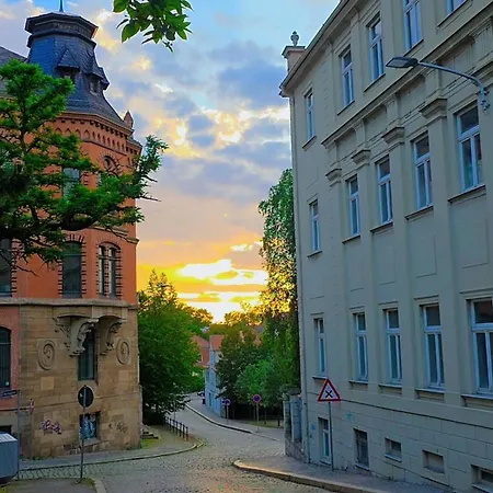 Apartment Spacious Flat With 3 Bedooms For 5-8 Guests