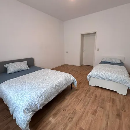Апартаменты Spacious Flat With 3 Bedooms For 5-8 Guests