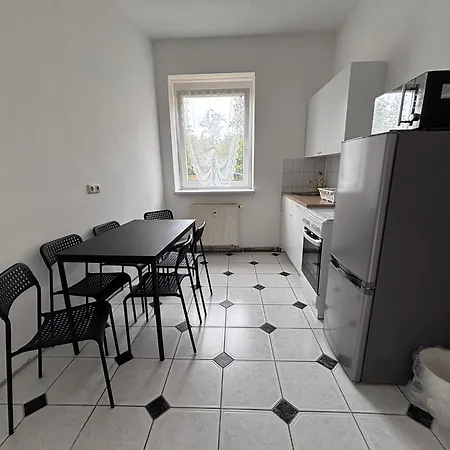 Spacious Flat With 3 Bedooms For 5-8 Guests Апартаменты Цайц