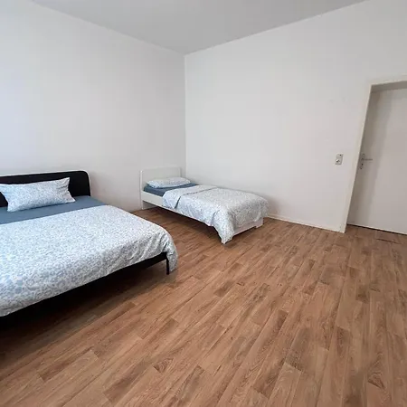 Spacious Flat With 3 Bedooms For 5-8 Guests