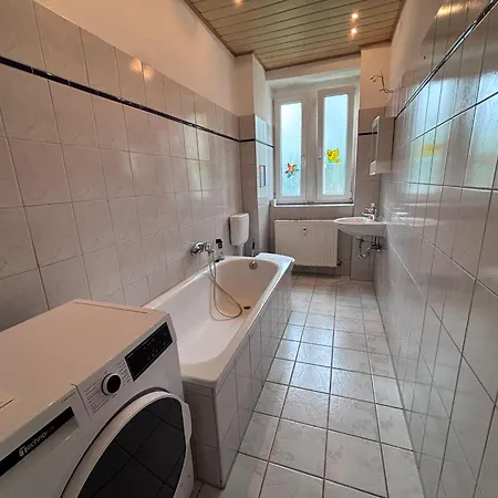 Spacious Flat With 3 Bedooms For 5-8 Guests *