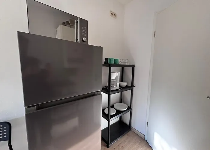 Spacious Flat With 3 Bedooms For 5-8 Guests Zeitz