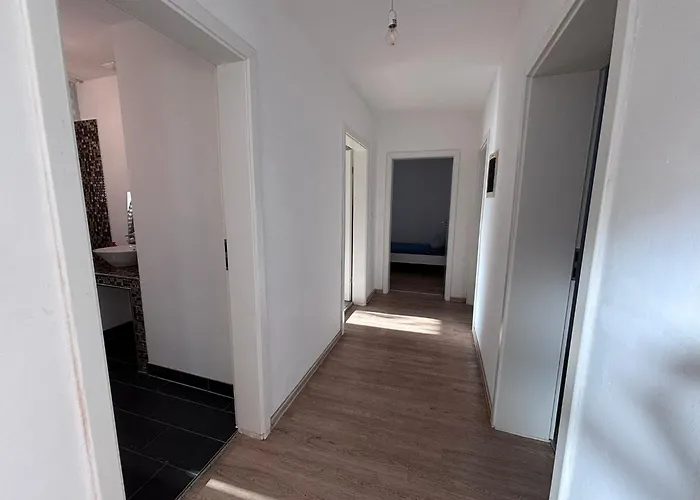 Spacious Flat With 3 Bedooms For 5-8 Guests * Zeitz