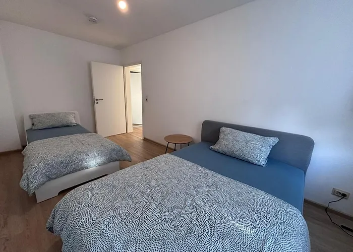 Spacious Flat With 3 Bedooms For 5-8 Guests Apartment Zeitz