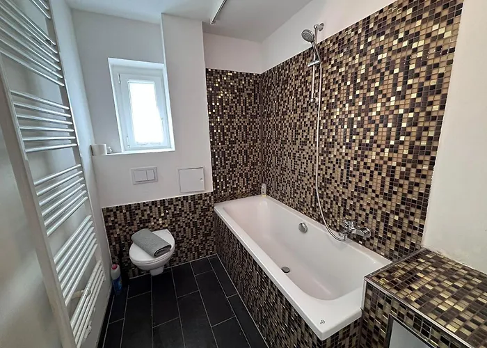 Spacious Flat With 3 Bedooms For 5-8 Guests Zeitz